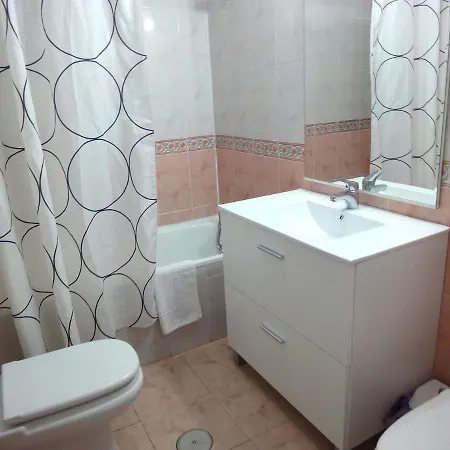 Costamar, Primera Linea De Playa, 3 Dormitorios, 2 Baños, Vistas Al Mar, Internet Wifi Y Garaje, Ideal Parejas Y Familias Benalmádena